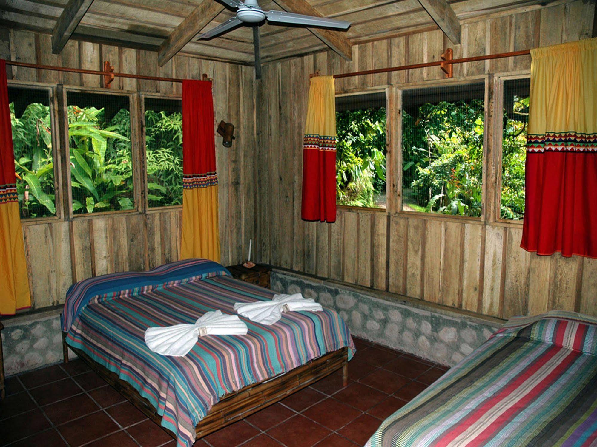 Esquinas Rainforest Lodge โกลฟิโต ภายนอก รูปภาพ